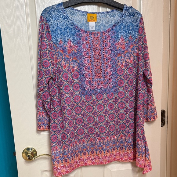 SALE🩷Ruby Rd. Blue and Pink Patterned Tunic - Picture 1 of 3
